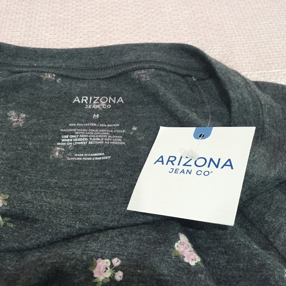 🌷3 Tops for $18 - NWT Arizona Jean Co. Grey Floral Crew Neck Shirt - Picture 6 of 16